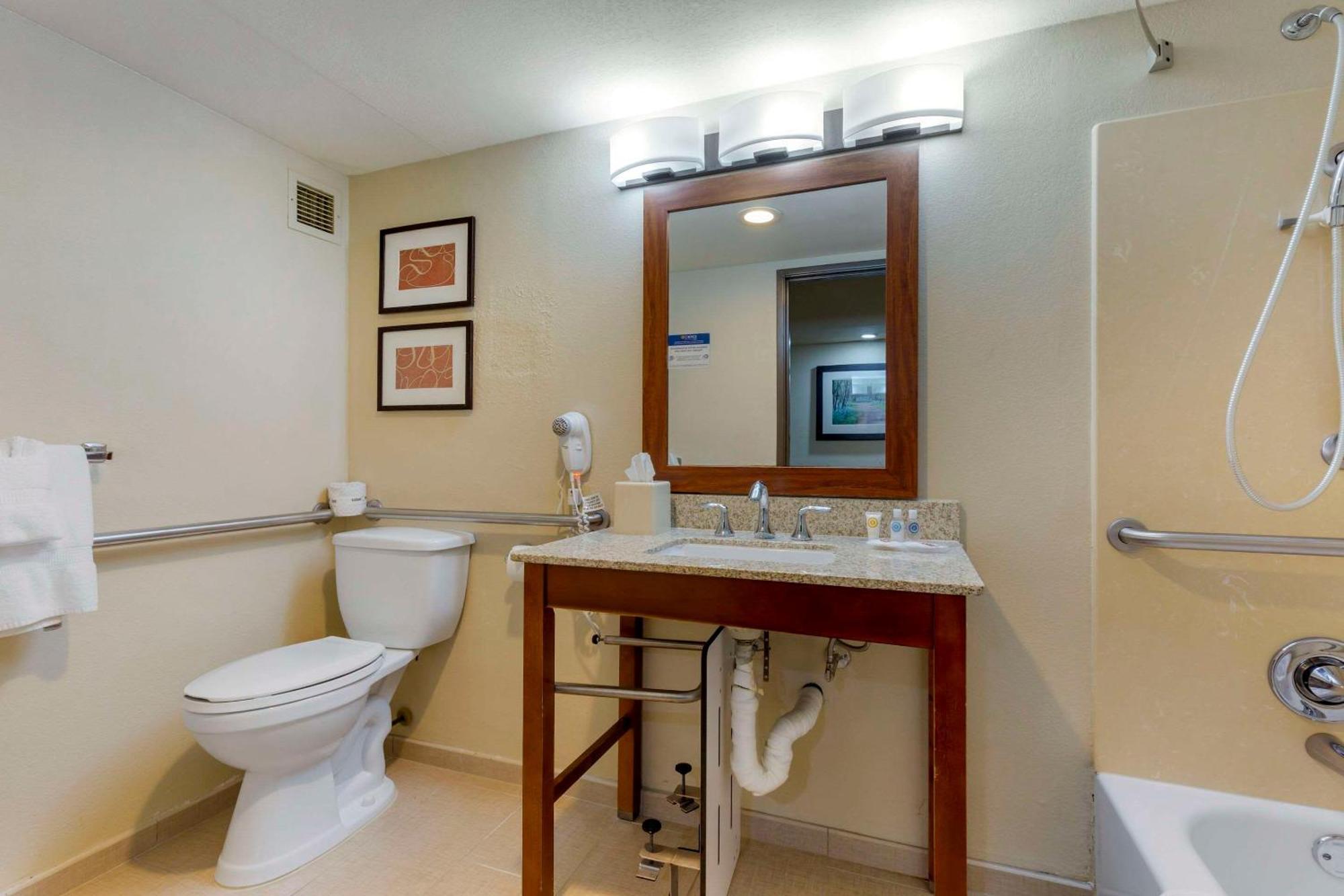 Comfort Suites Near Potomac Mills Woodbridge Esterno foto