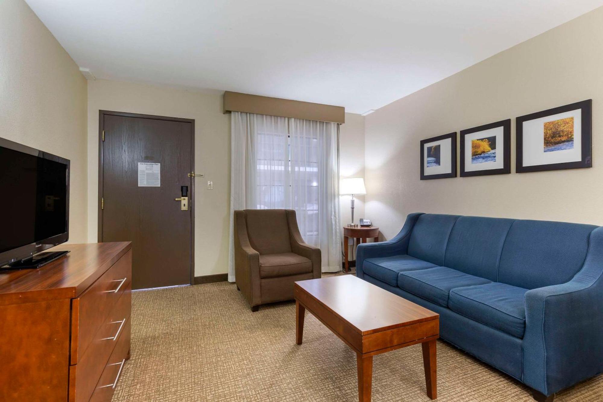 Comfort Suites Near Potomac Mills Woodbridge Esterno foto